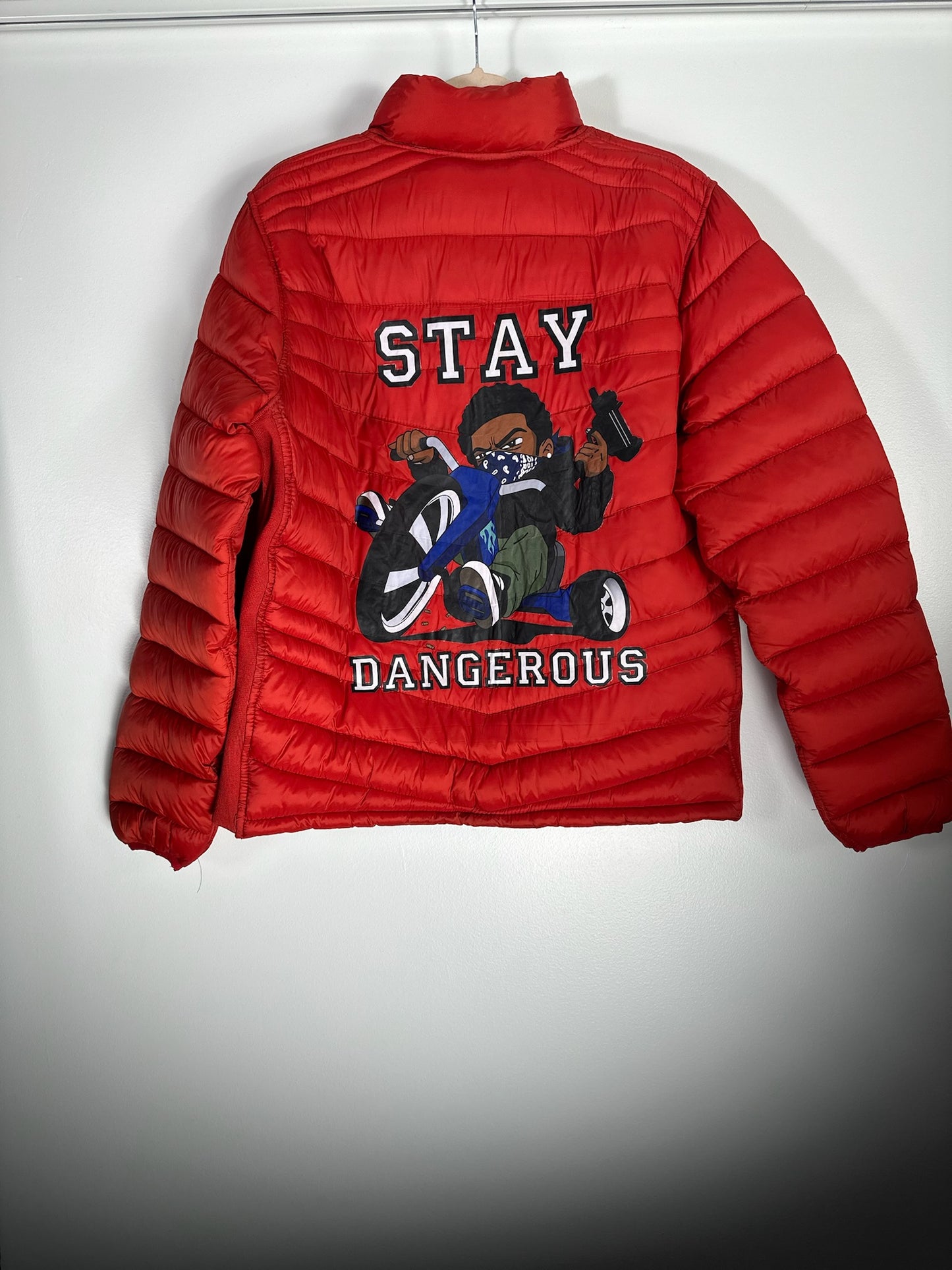 STAY DANGEROUS PUFFER